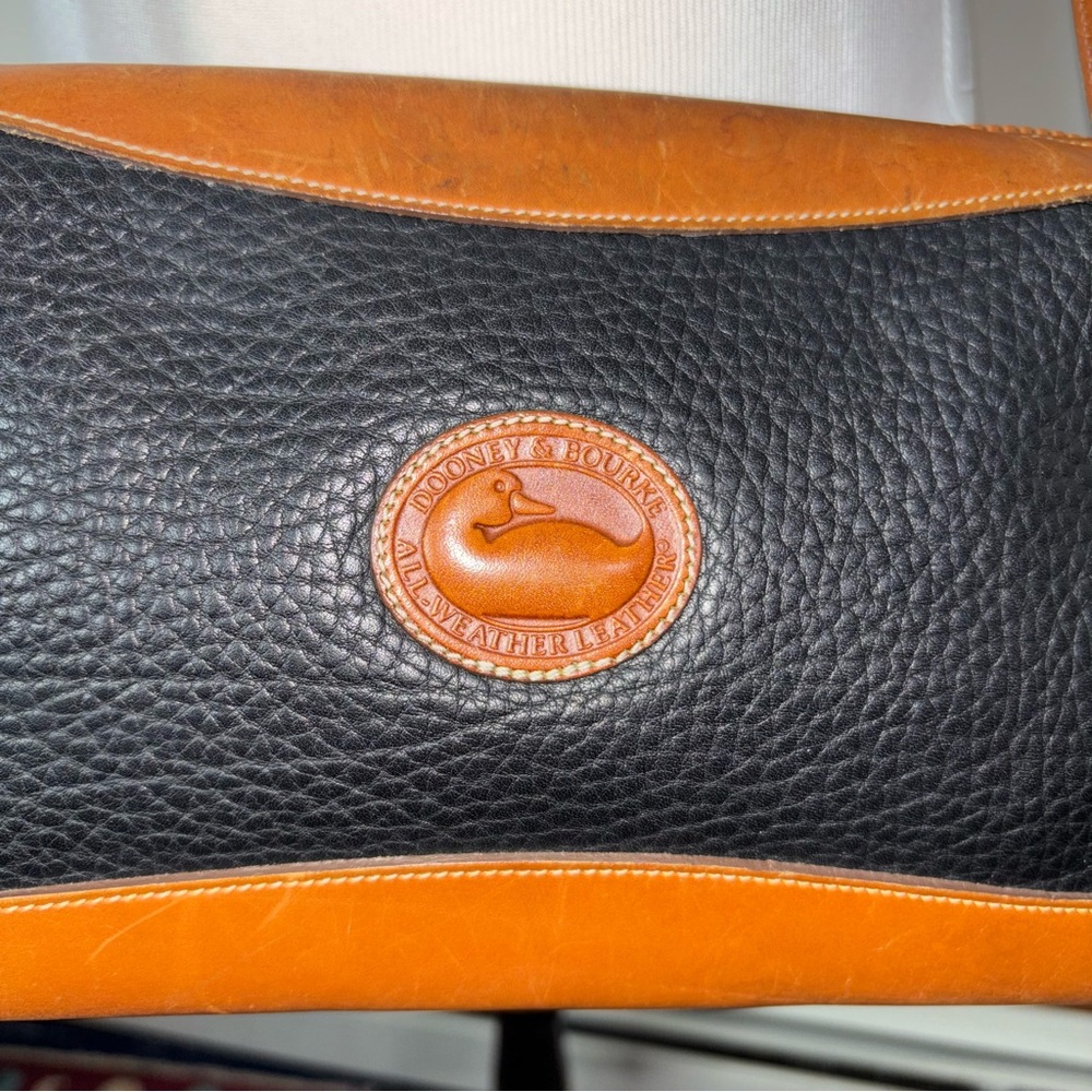 Vintage Dooney & Bourke USA Leather Crossbody Shoulder Bag Black Brown Trim - Picture 4 of 14